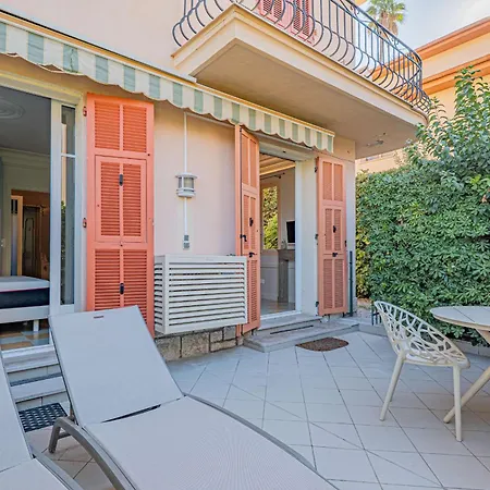 Avec Terrasse - A Pied