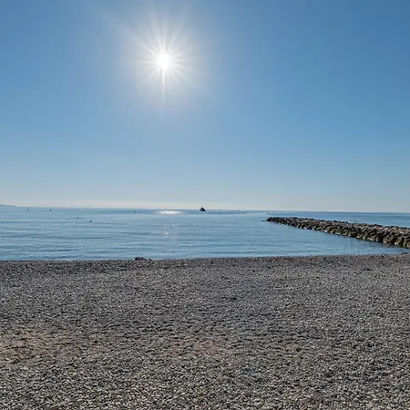 Avec Terrasse - A Pied * Roquebrune-Cap-Martin